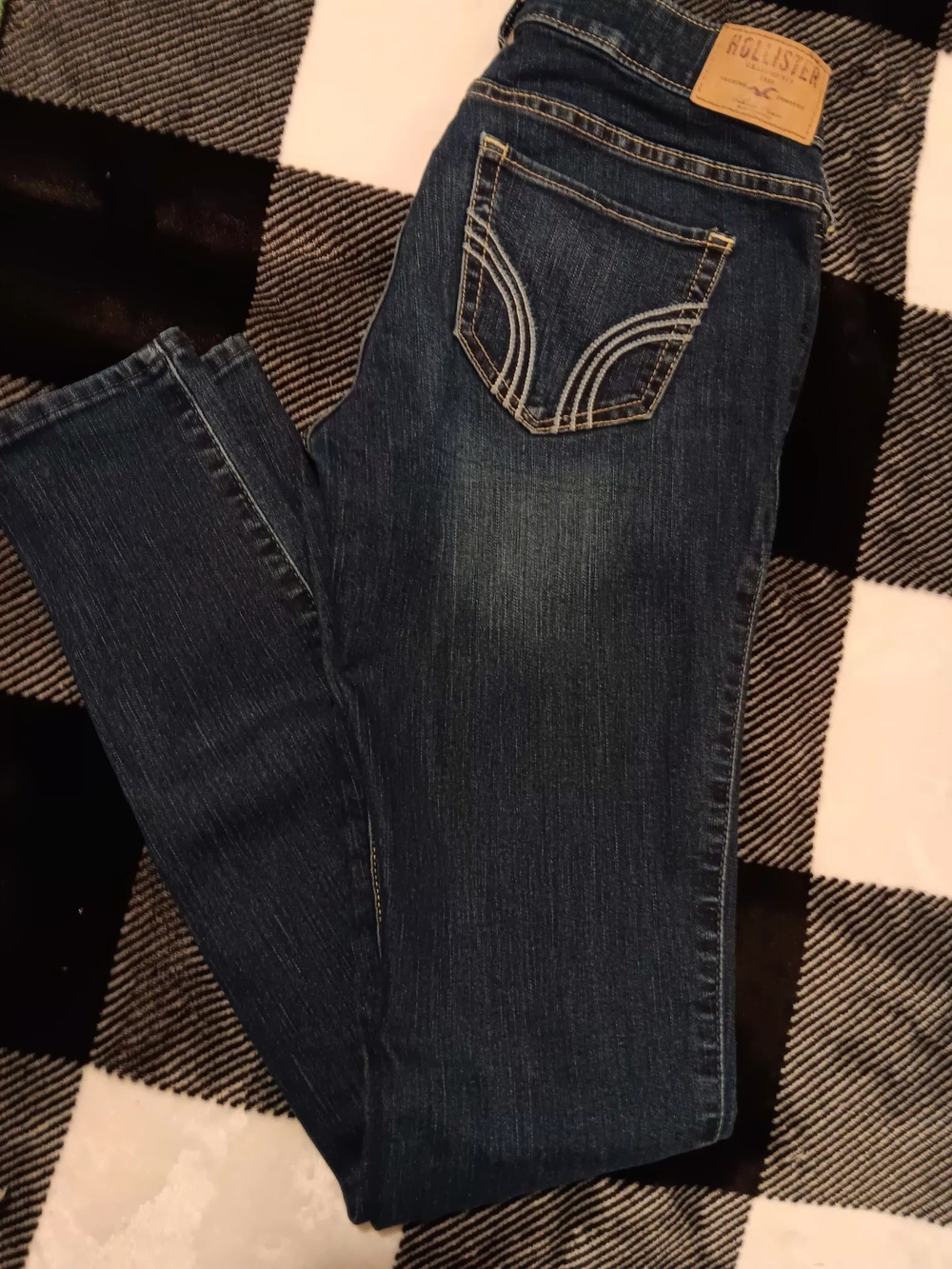 Hollister Women’s Dark Indigo Skinny Jeans